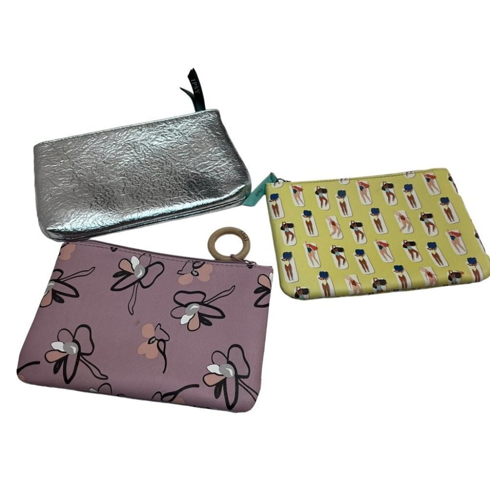 𝅺5$ Bundle Add On! 3 IPSY Adorable Pouches
